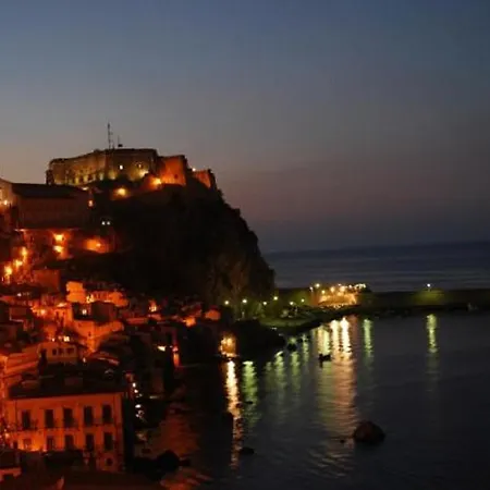 Ostello Scilla * سيلا